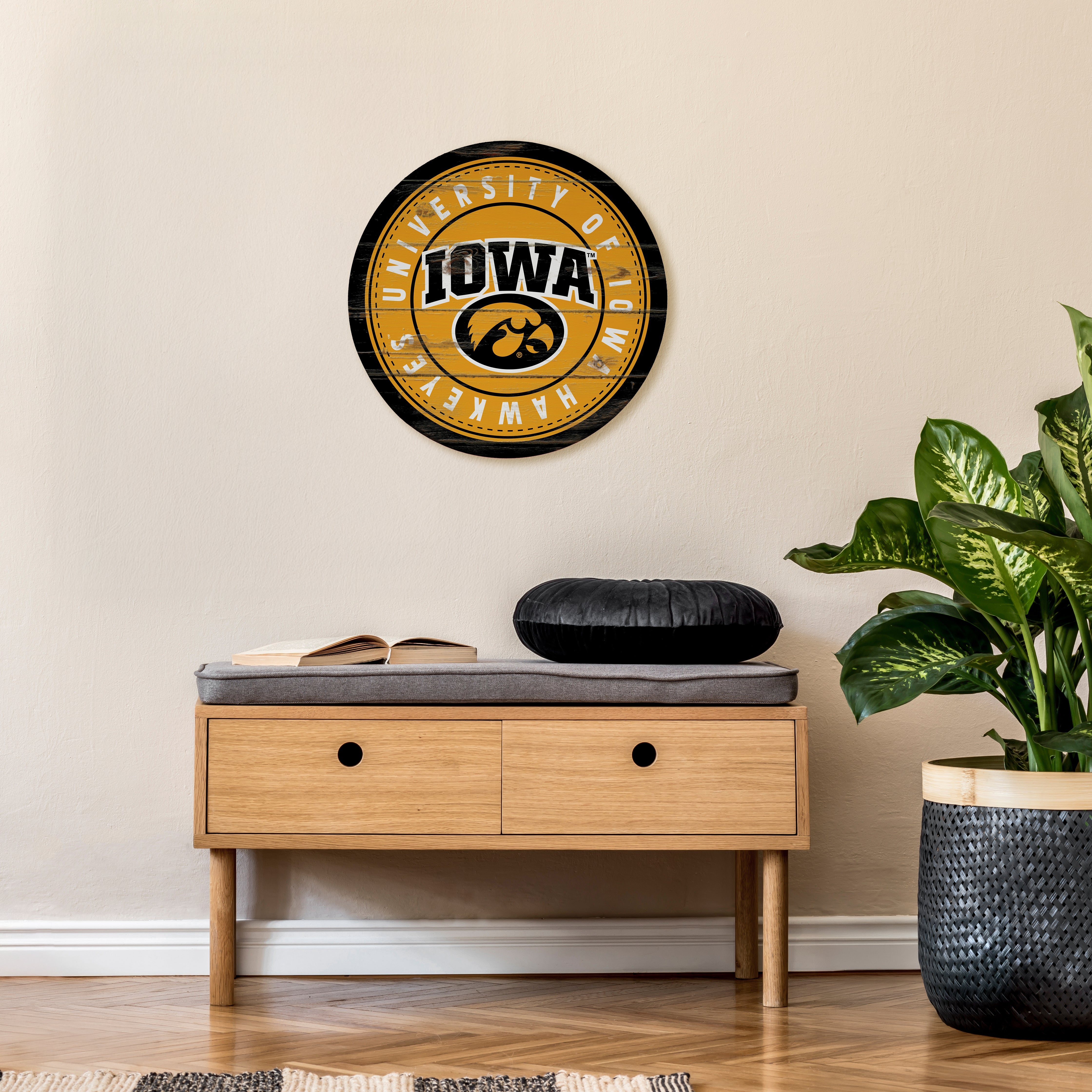 Button Logo University of Iowa Circle